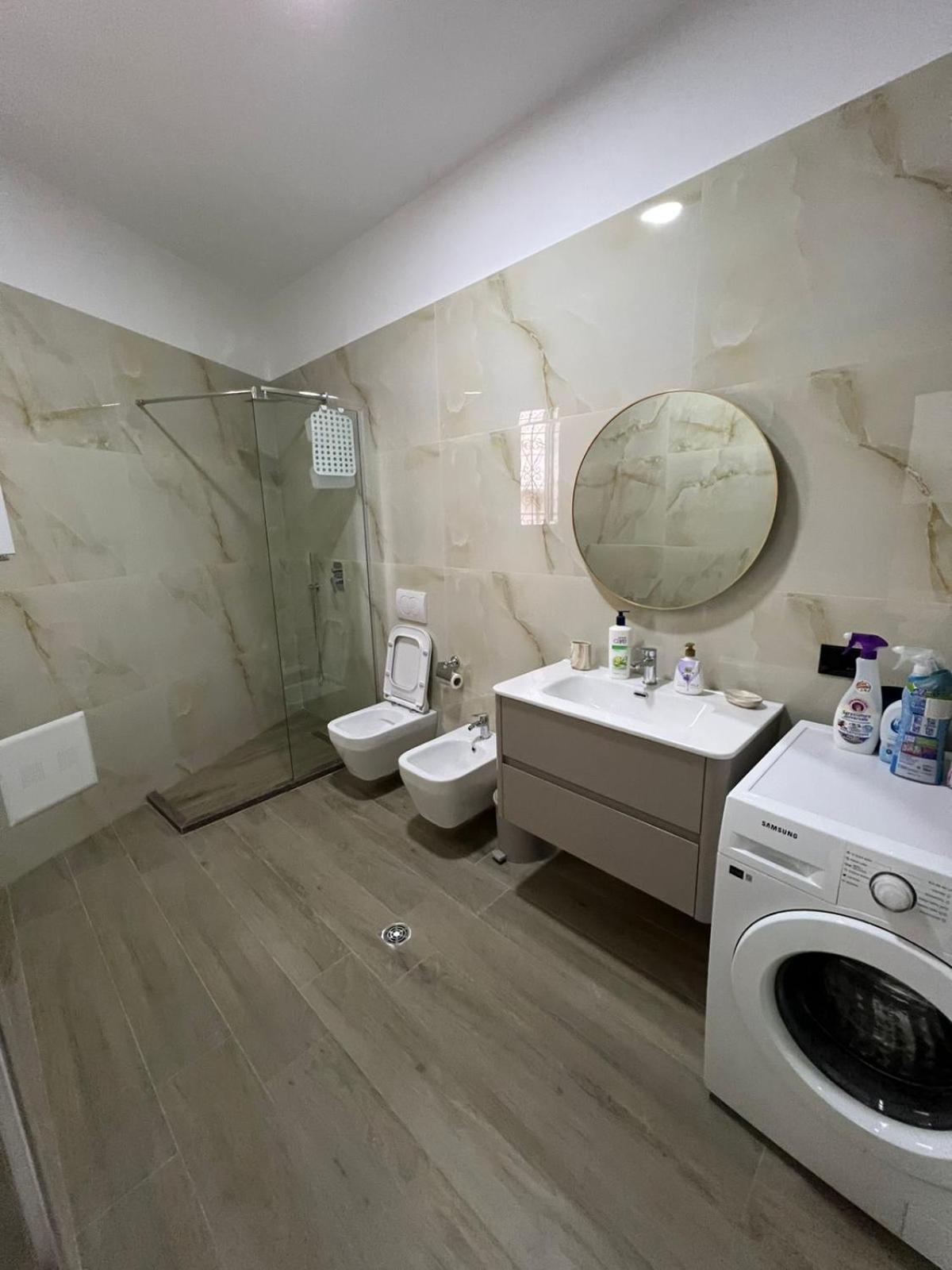 Large Apartment Vlore Exterior photo