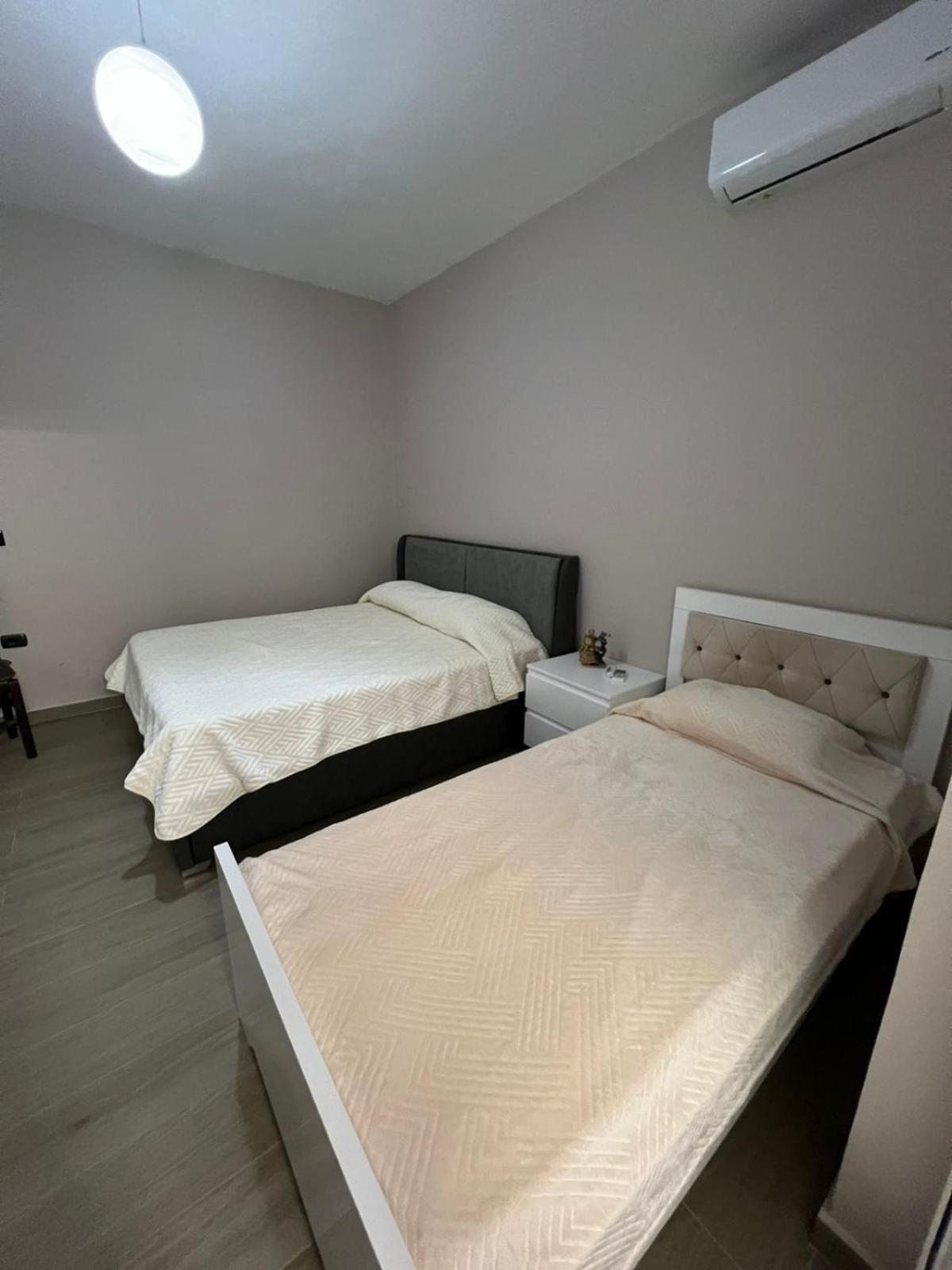 Large Apartment Vlore Exterior photo