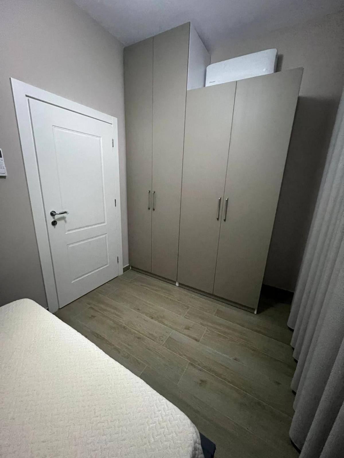 Large Apartment Vlore Exterior photo